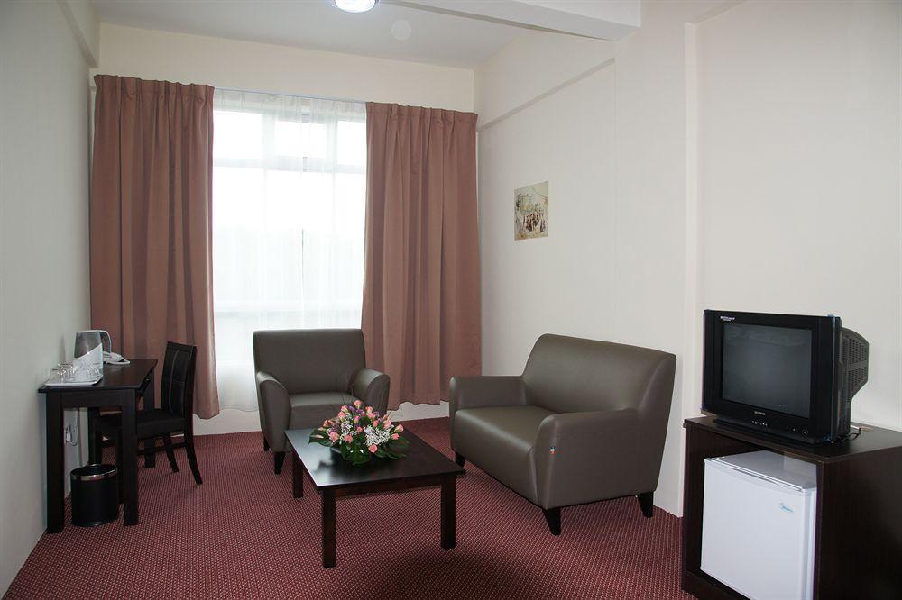 World Youth Hotel Айер Керо Екстериор снимка