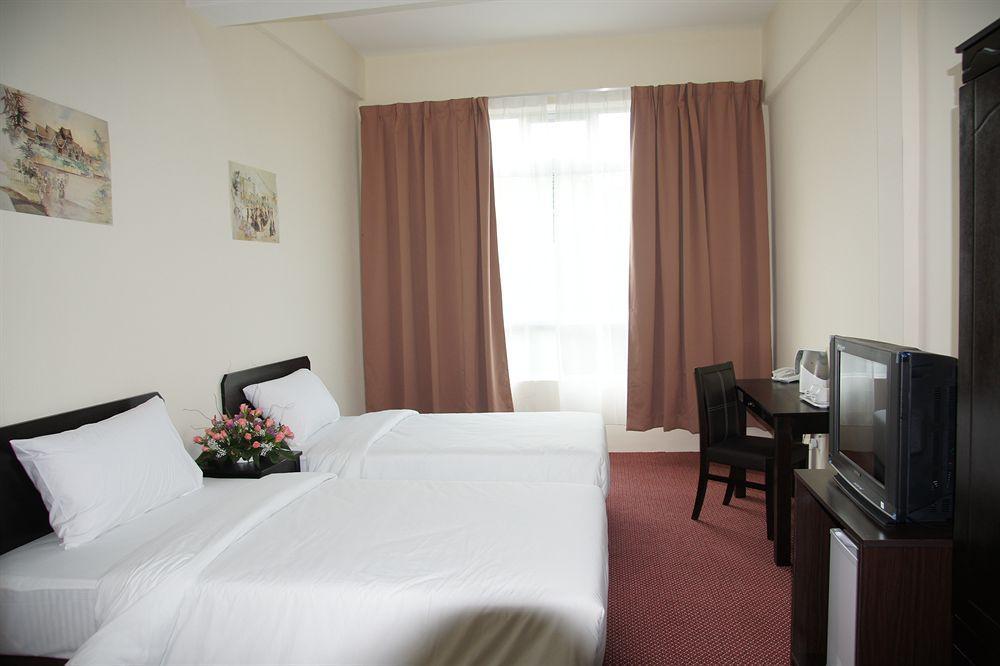 World Youth Hotel Айер Керо Екстериор снимка