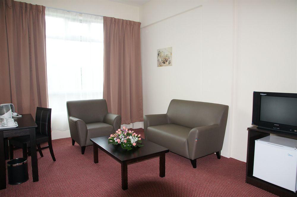 World Youth Hotel Айер Керо Екстериор снимка