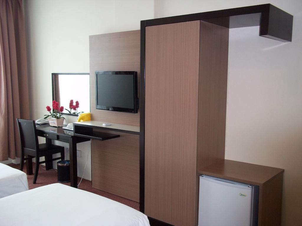 World Youth Hotel Айер Керо Стая снимка
