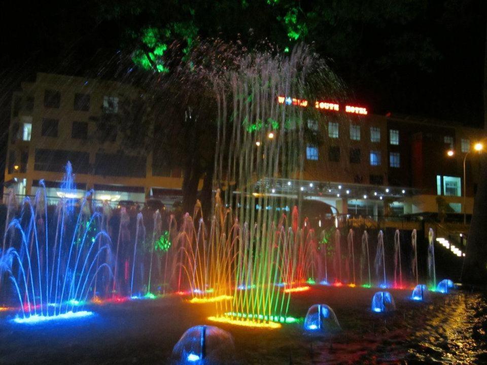 World Youth Hotel Айер Керо Екстериор снимка
