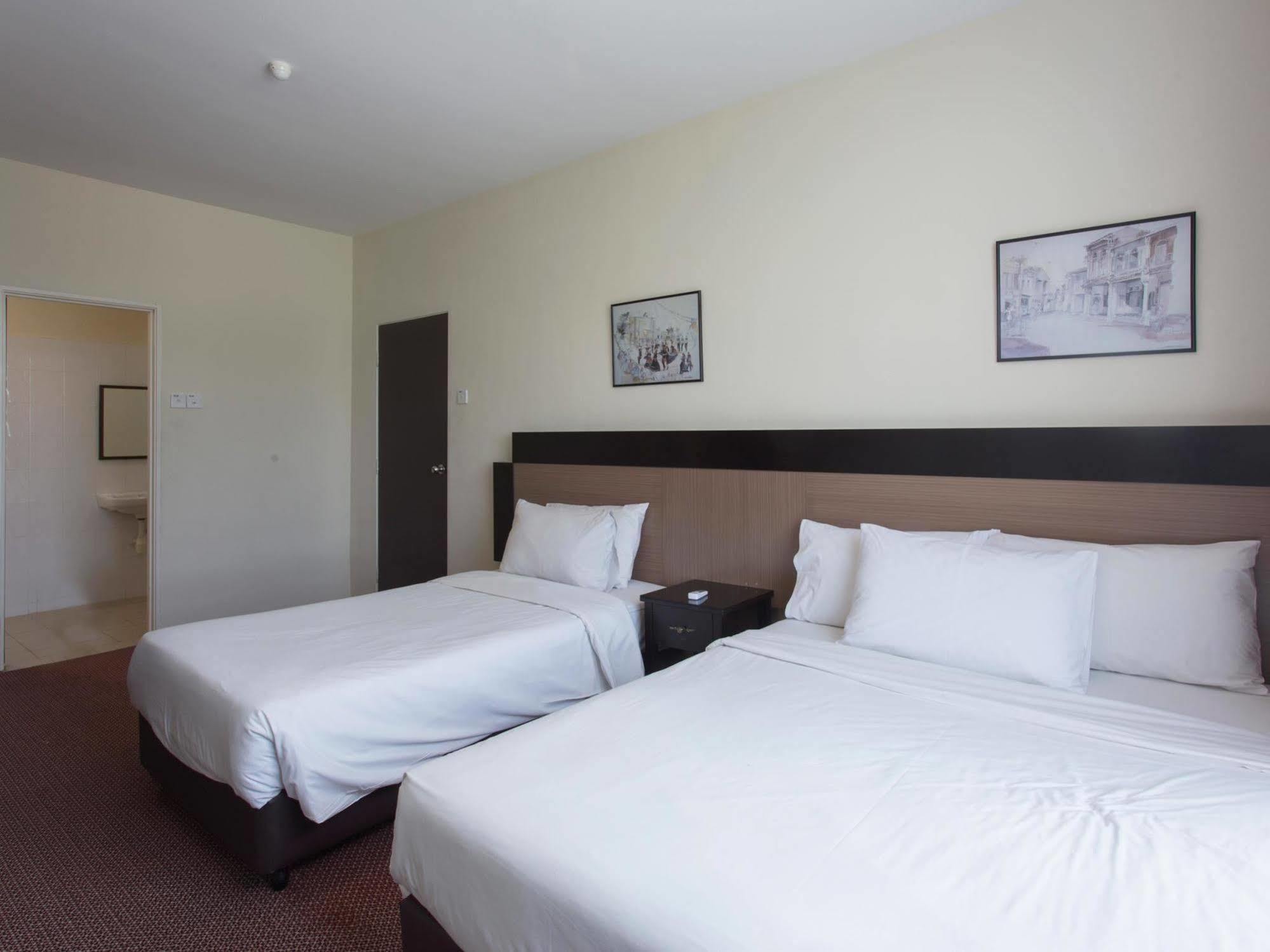 World Youth Hotel Айер Керо Екстериор снимка