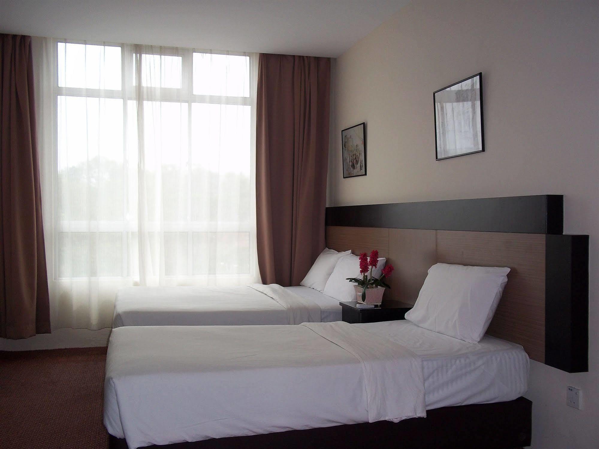 World Youth Hotel Айер Керо Екстериор снимка